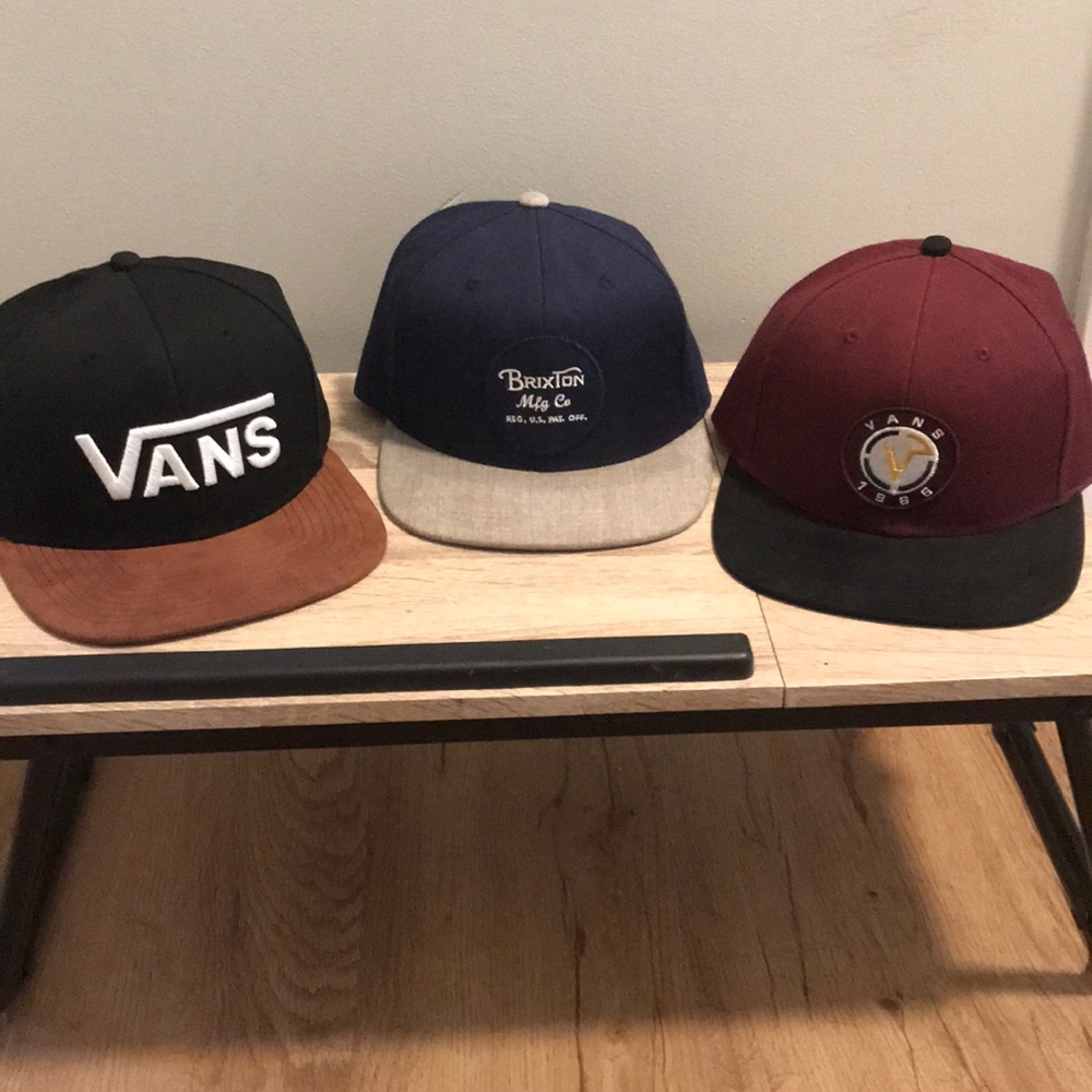 3 snapback hats